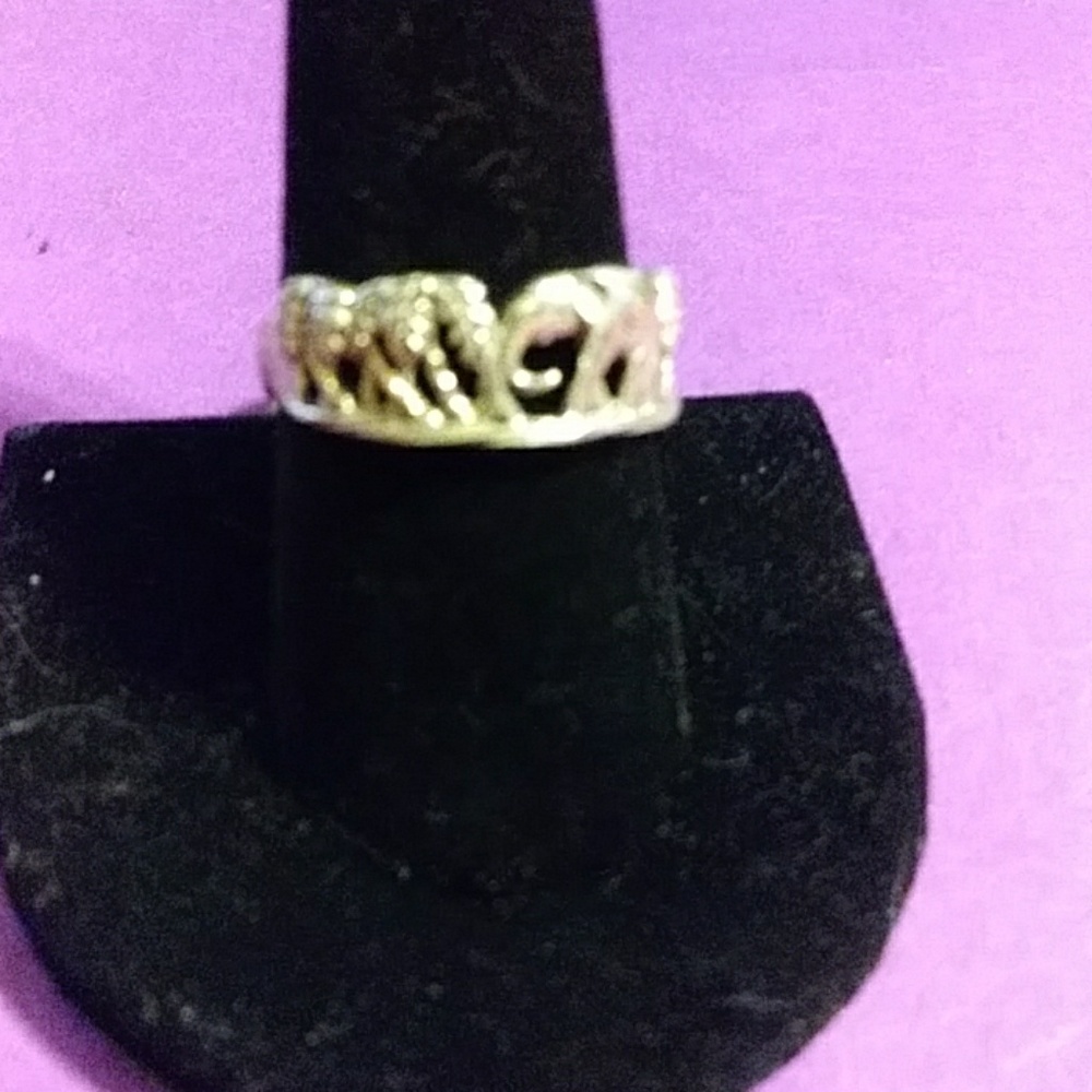 * NEW! GOOD LUCK, ELEPHANT AND BABIES STERLING BAND RING. SIZE 9